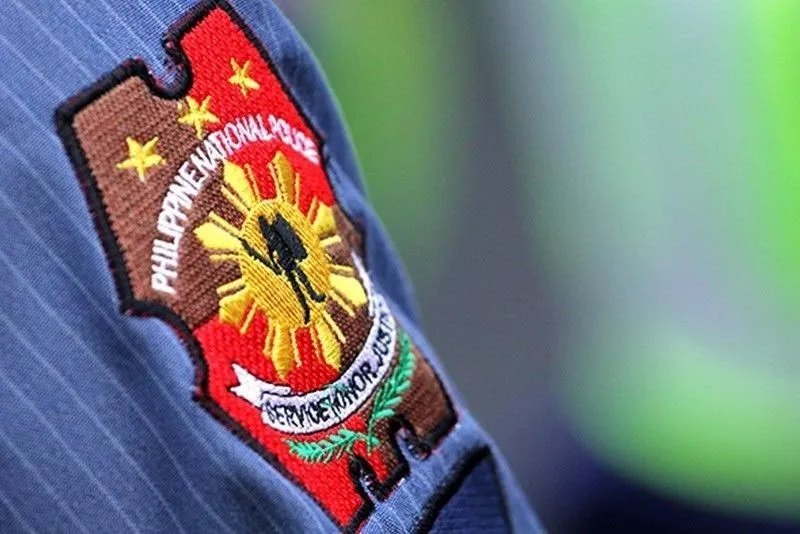 Pulis na lulong sa online sabong arestado sa holdap Pulis na lulong sa online sabong arestado sa holdap